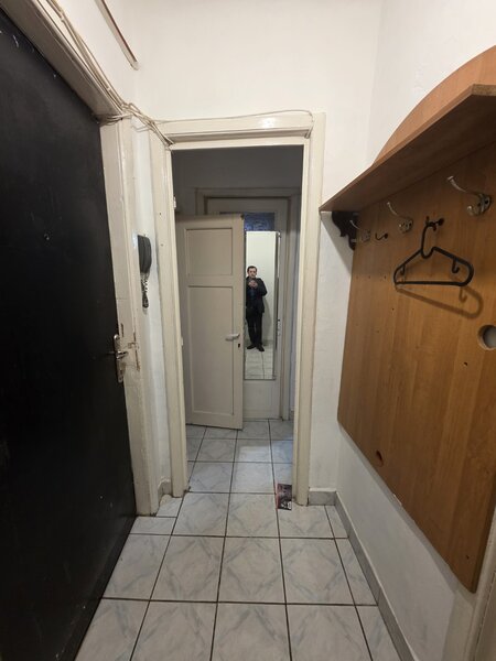 Corneliu Coposu, 10 minute metrou Unirii, chiar la biserica Sfantul Mina,